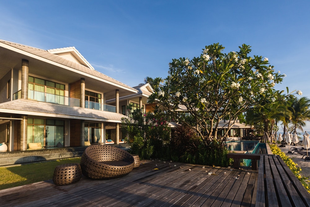 NA TARA RESORT 40/50