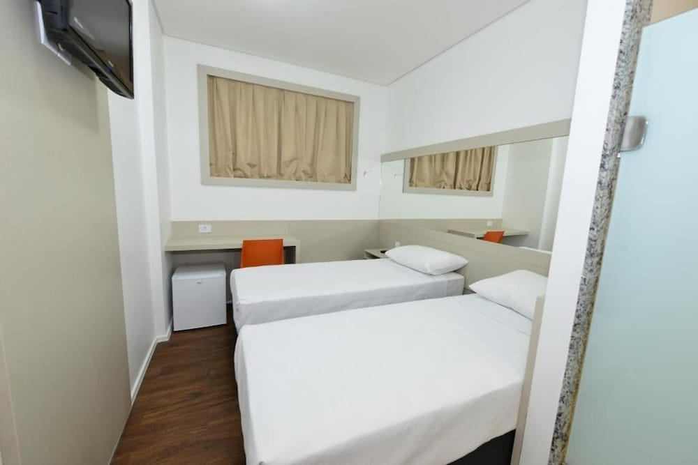 Hotel Panorama Economic 10/26