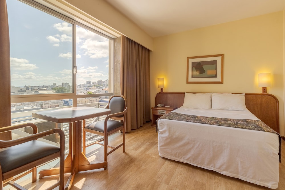 DELUXE, DOUBLE BED
