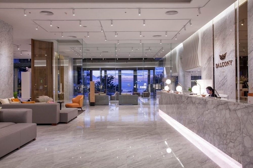 Balcony Seaside Sriracha Hotel Serviced Apartments 5/34