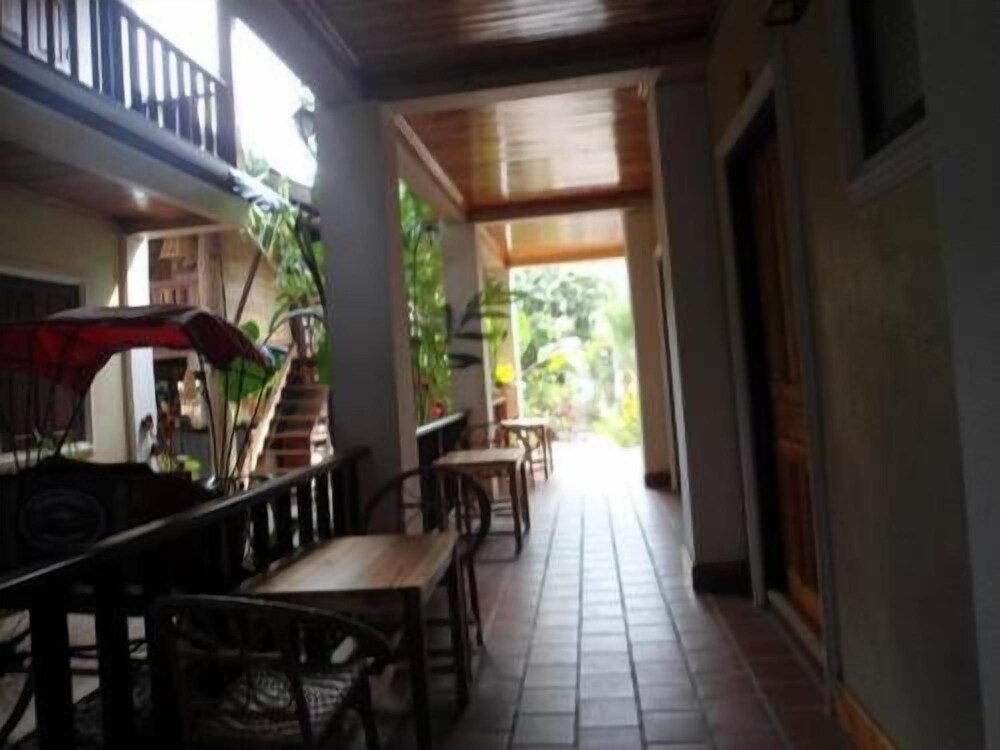 Lao Lu Lodge 70/91