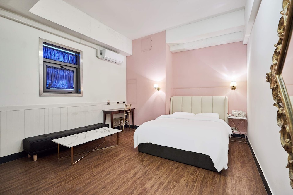 648 Hotel 17/57