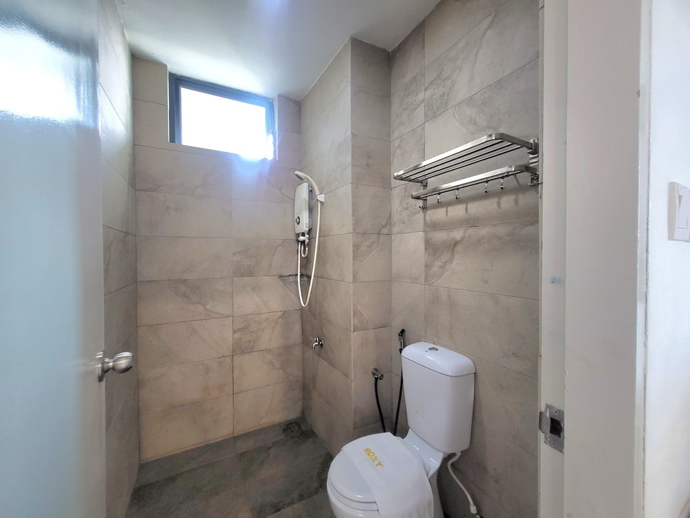 Roxy Hotel Apartment 55/58