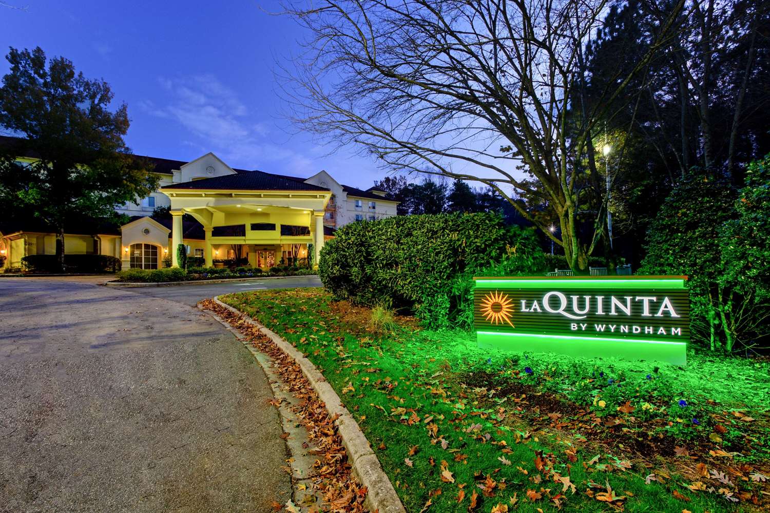 La Quinta Inn Suites Raleigh Crabtree 46/49
