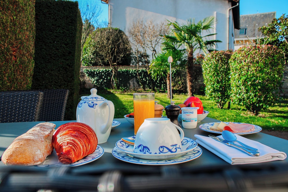 Hôtel La Villa Fleurie 56/69
