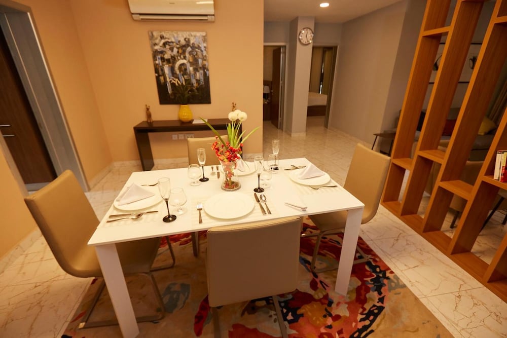 Belanova Apartments & Suites 37/45
