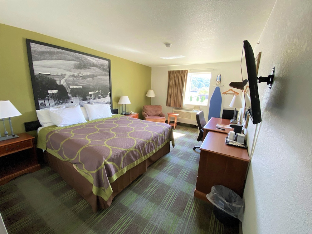 Super 8 by Wyndham Pittsburgh/Monroeville 28/47