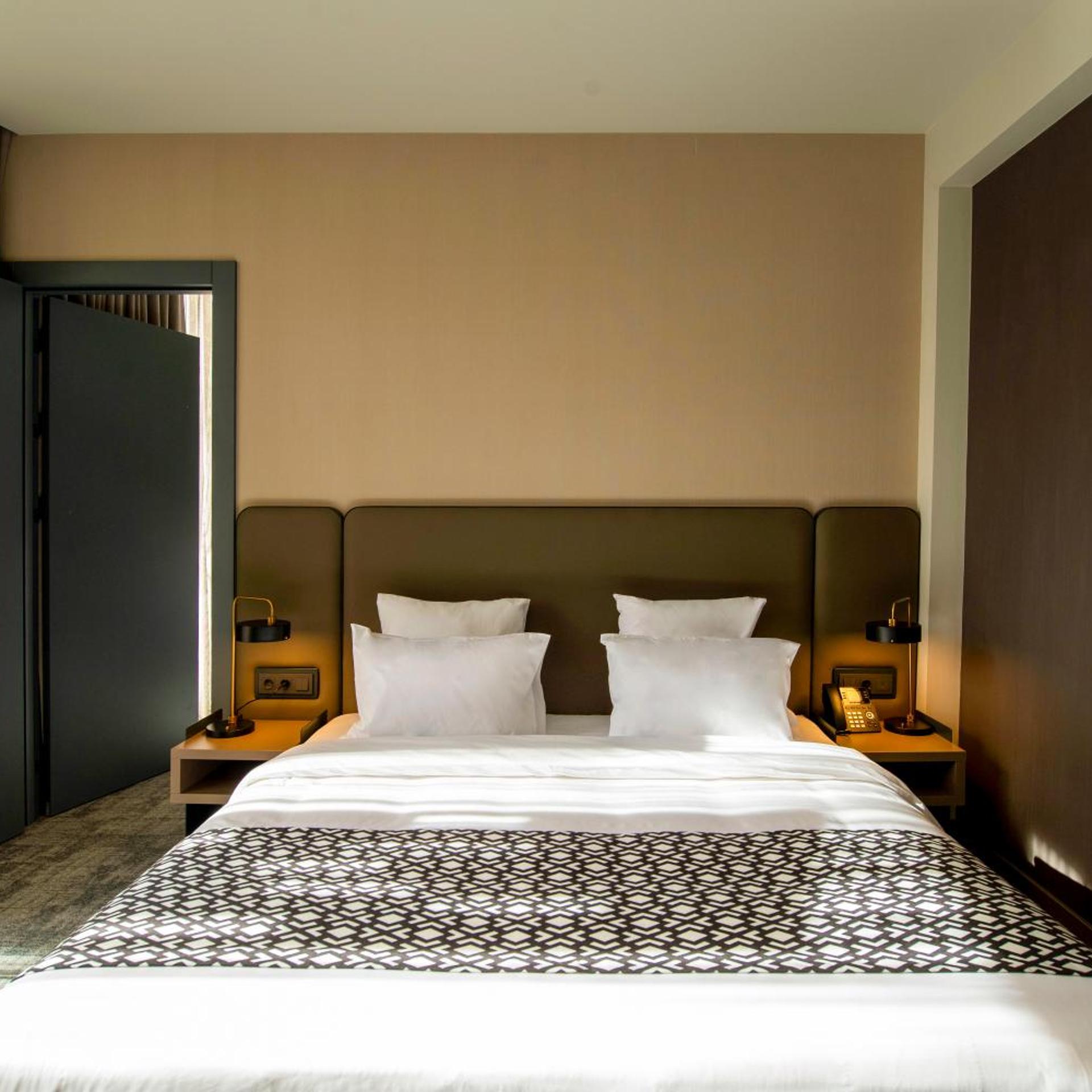Qarvasla Hotel 26/68