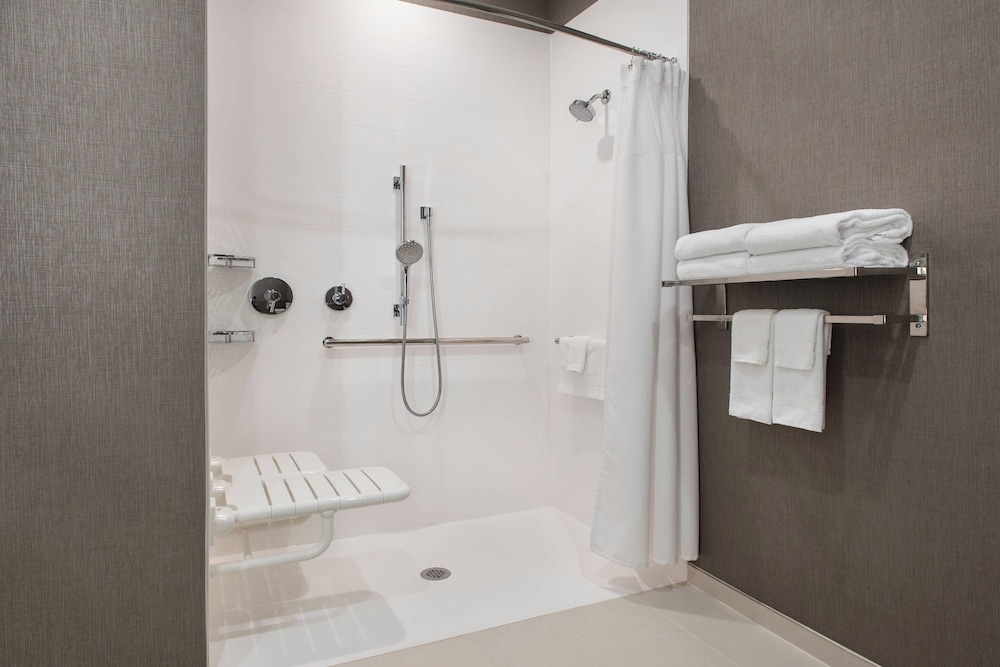 Springhill Suites Herndon Reston 50/50