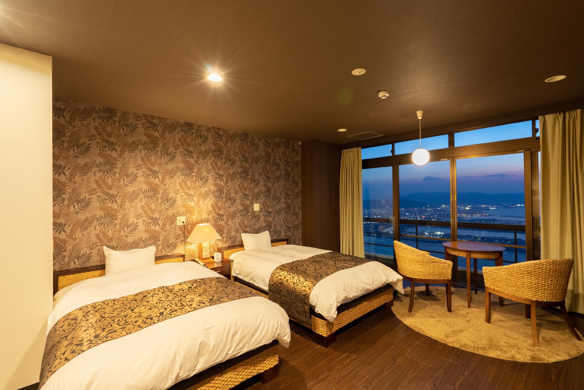Royal, Premier, Suite, Twin Beds, Mountain View, Ocean View, Night View