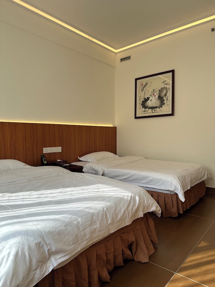 BUSINESS, TWIN BEDS