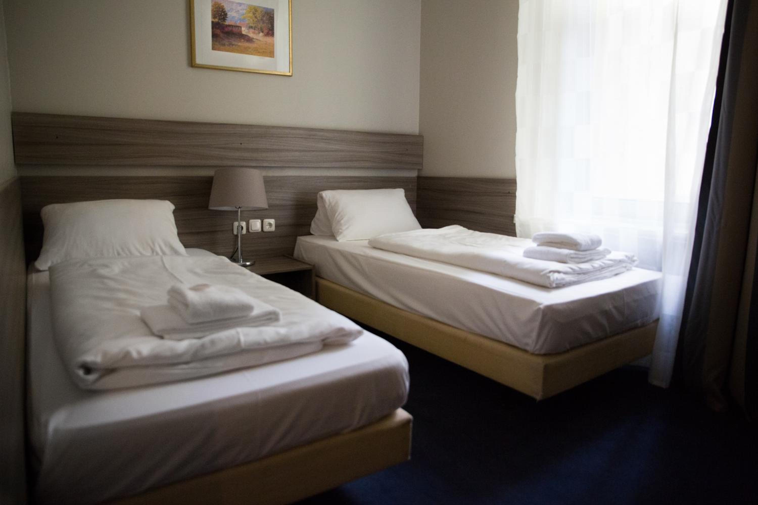 City Hotel - HEEFA OHG 1/21
