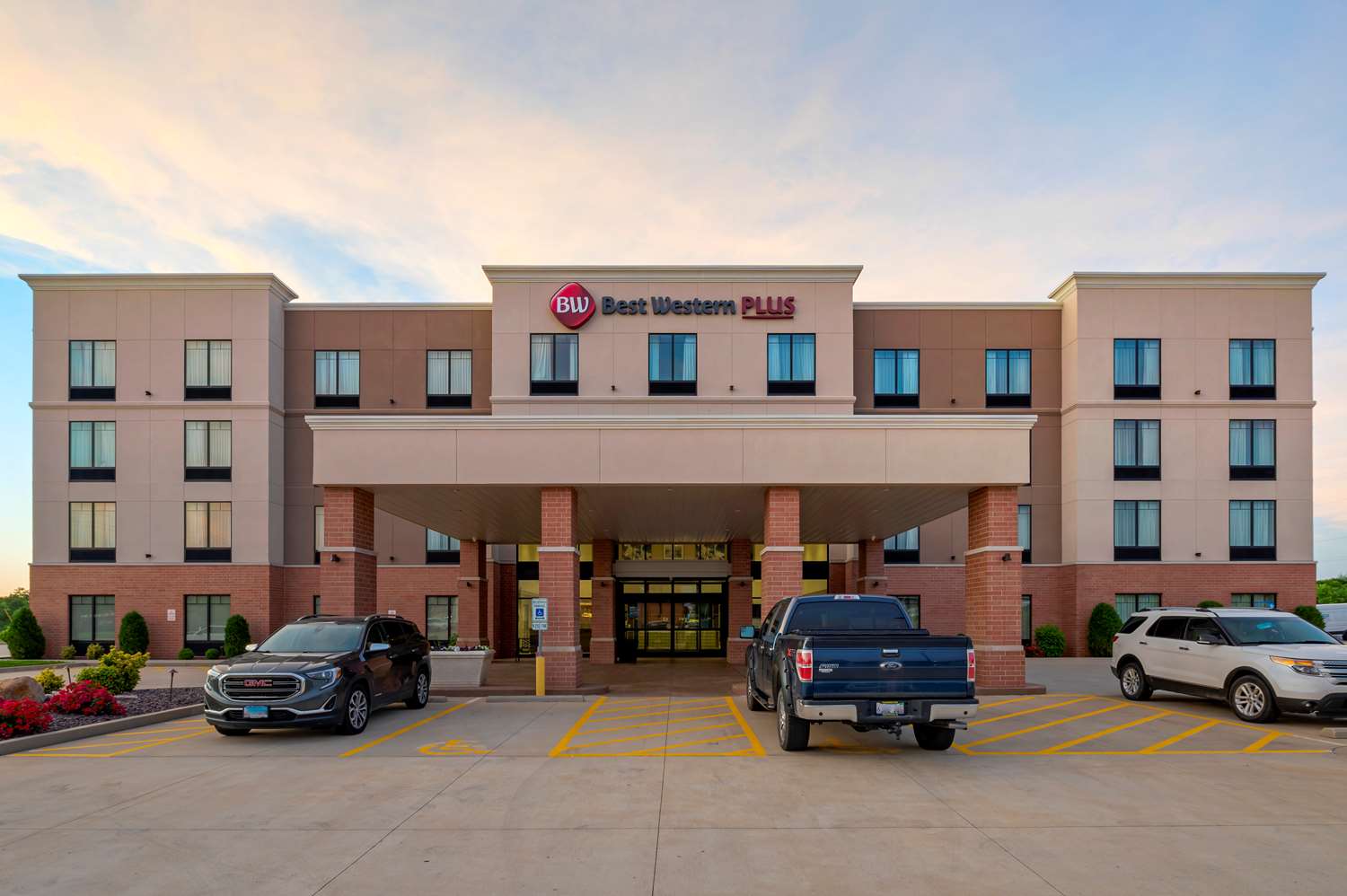 Best Western Plus Centralia Hotel & Suites 51/53
