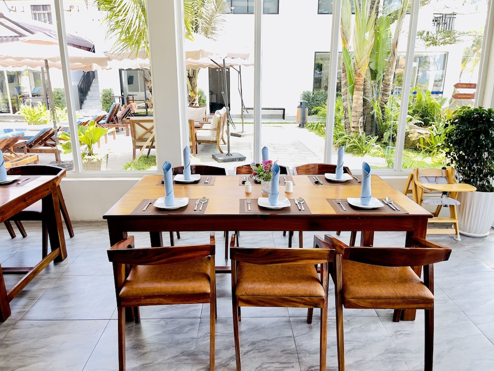 Sea Breeze Resort 30/50