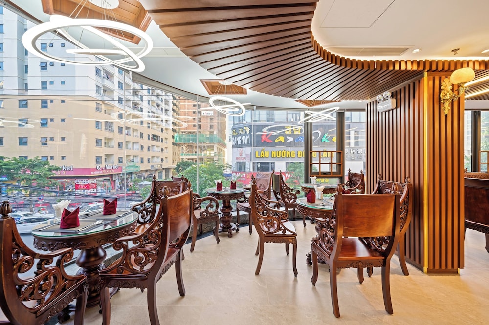 Monalisa Luxury Hotel 32/42