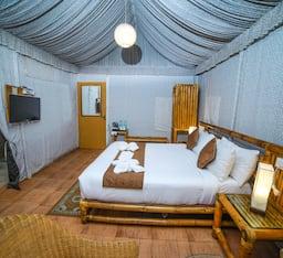 Grand, Swiss, Tent