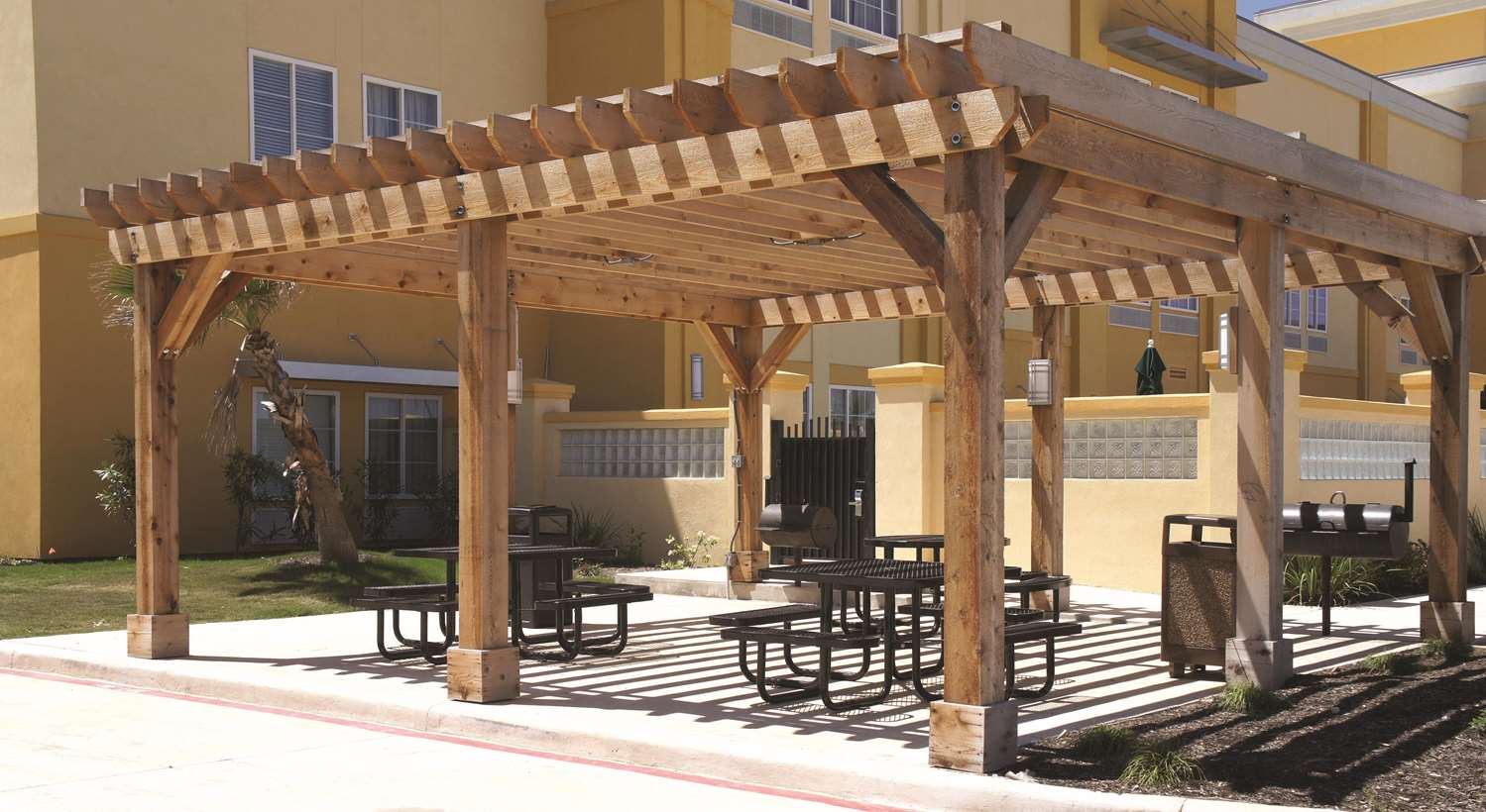 La Quinta Inn Suites Cotulla 20/20