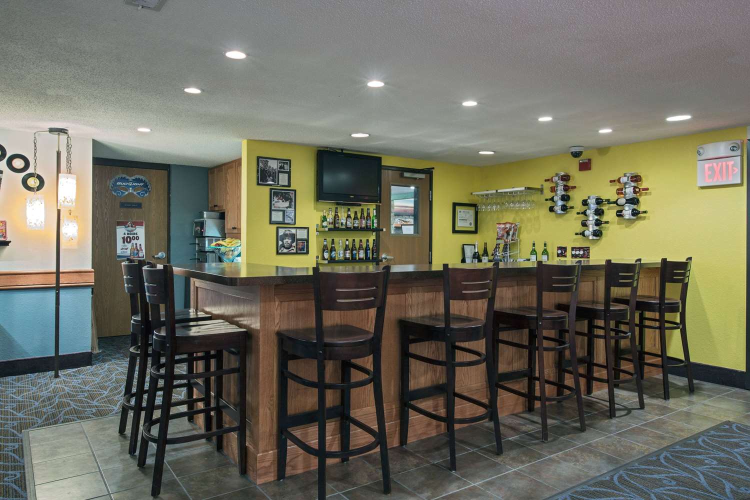 AmericInn by Wyndham Fort Dodge 25/32