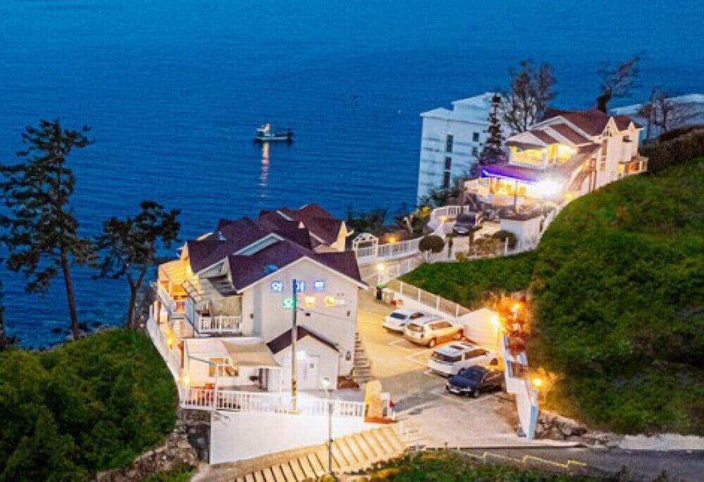 Geoje White O Pension 49/50