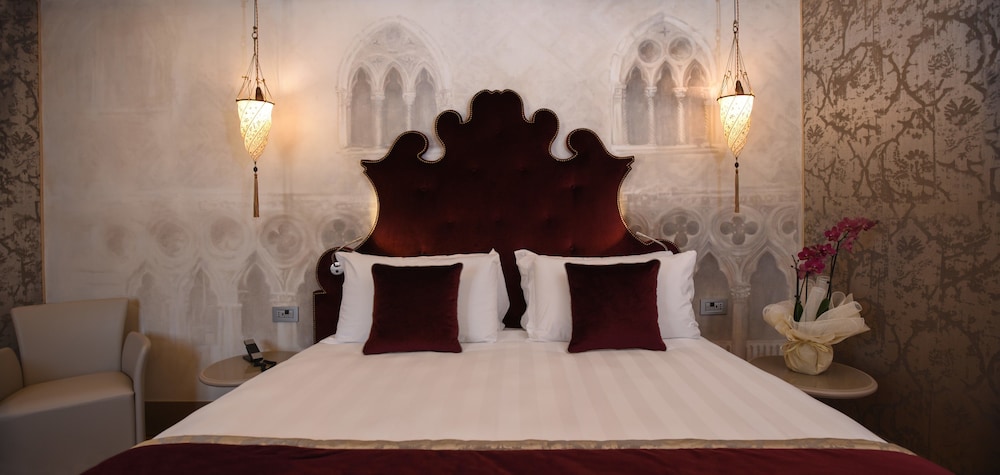Santa Croce Boutique Hotel 20/65