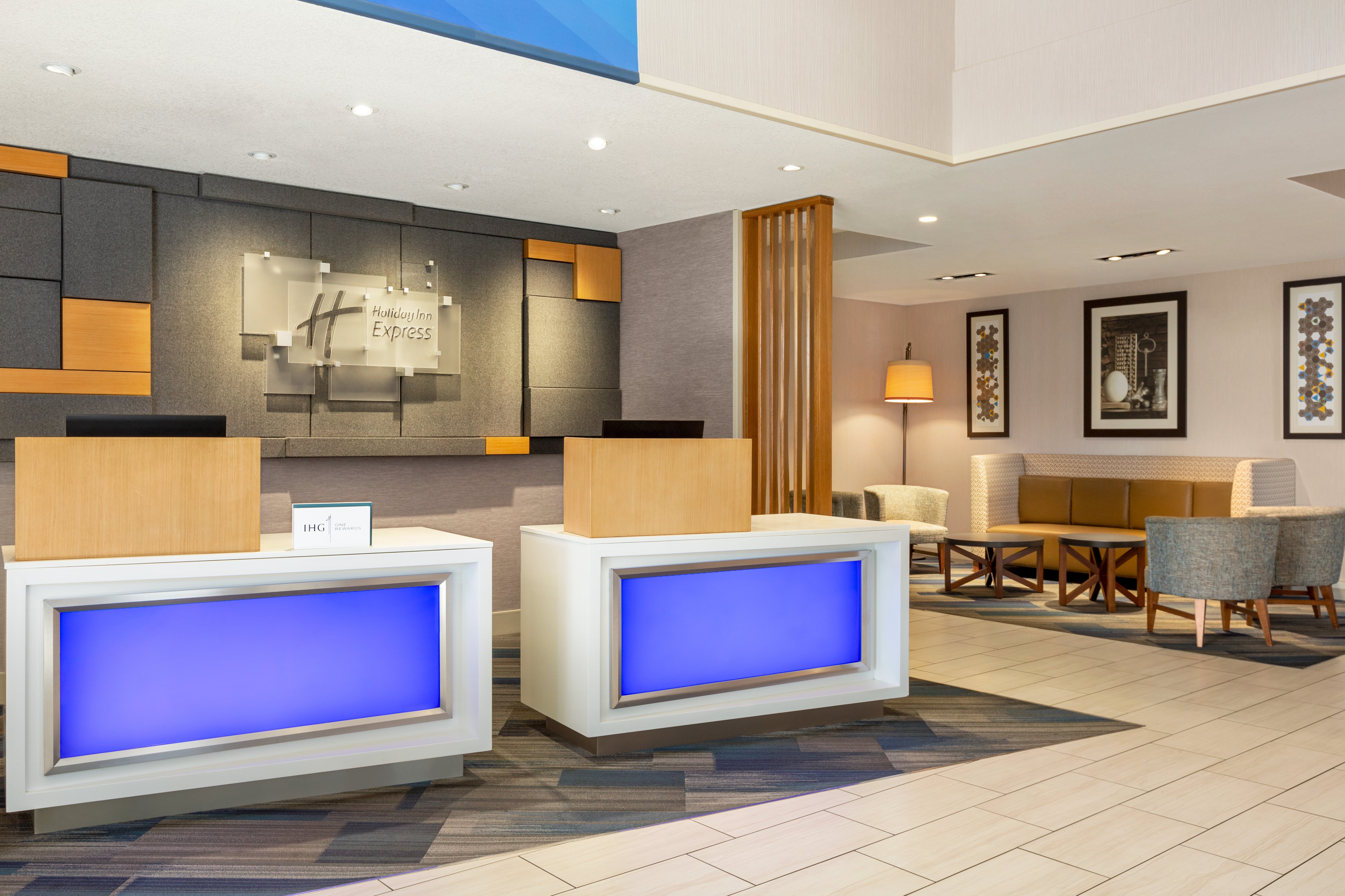 Holiday Inn Express Suites Redding 6/34
