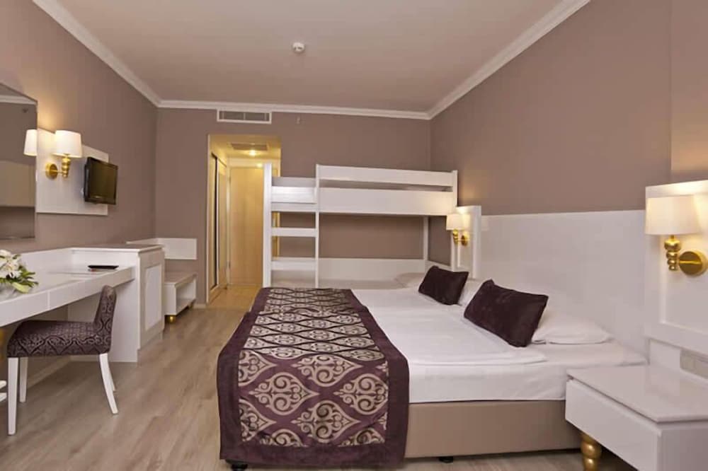 Serenis Hotel 16/49