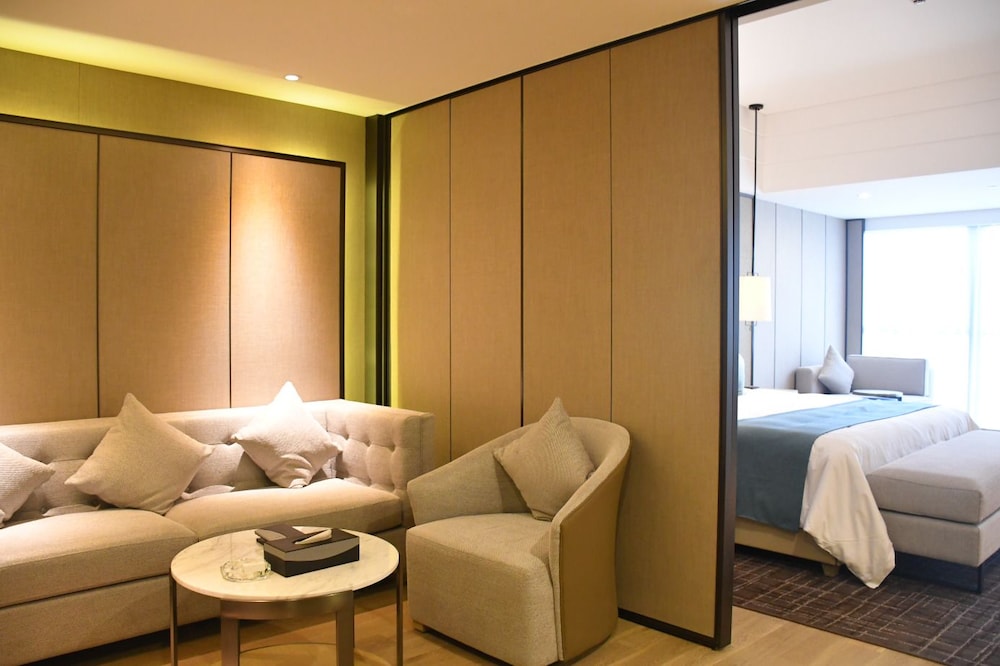 Wyndham Grand Maoming 20/38