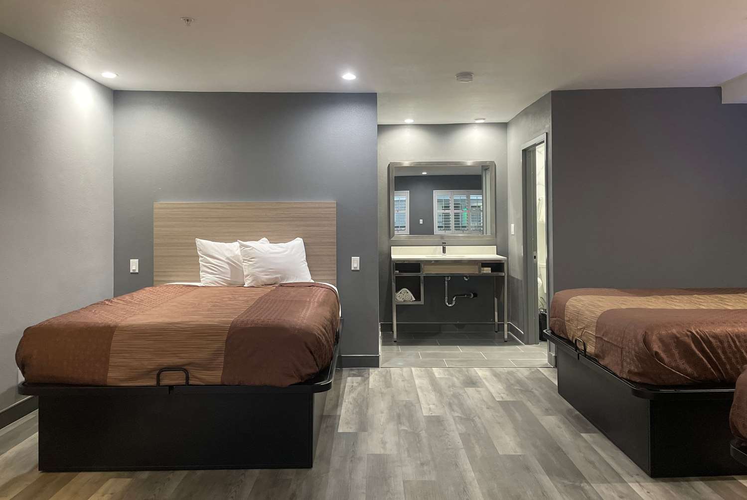 Travelodge by Wyndham Whittier 13/33