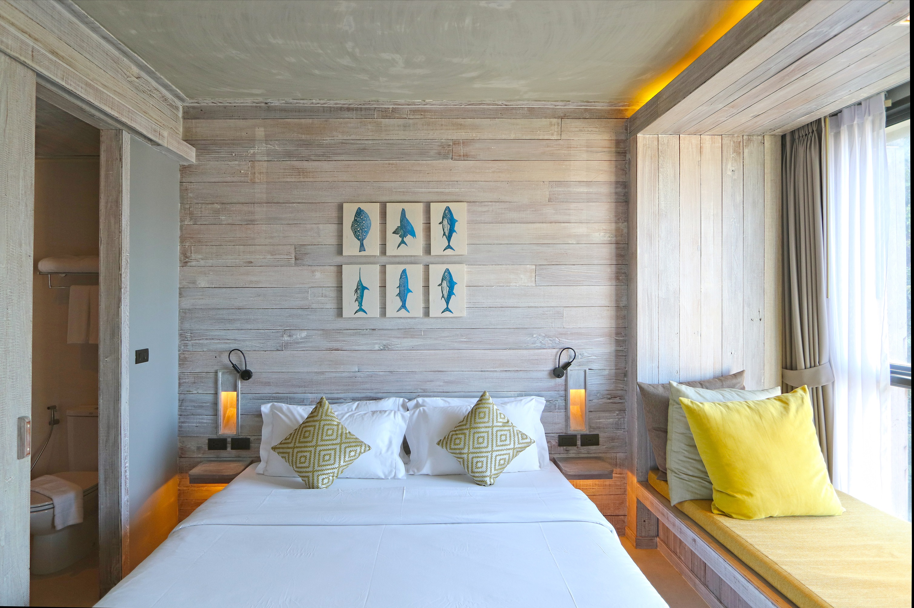 Deluxe, Double or Twin Bed