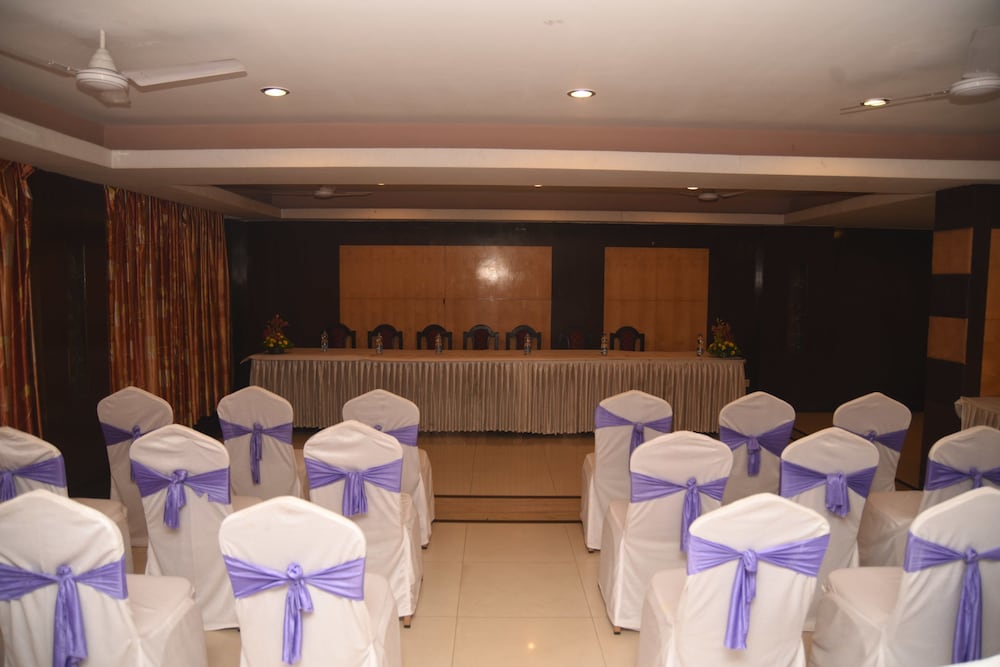 Maurya Hotel 14/66