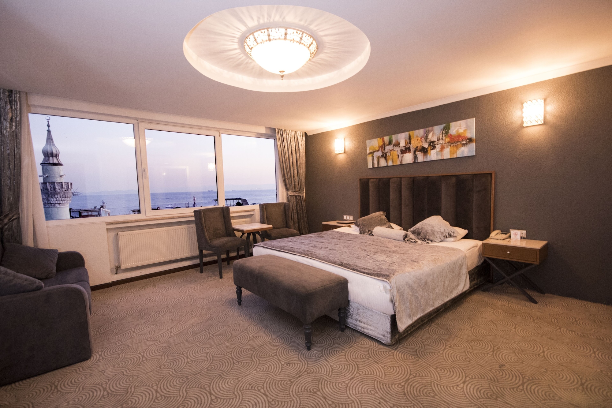 Suite, Sea View