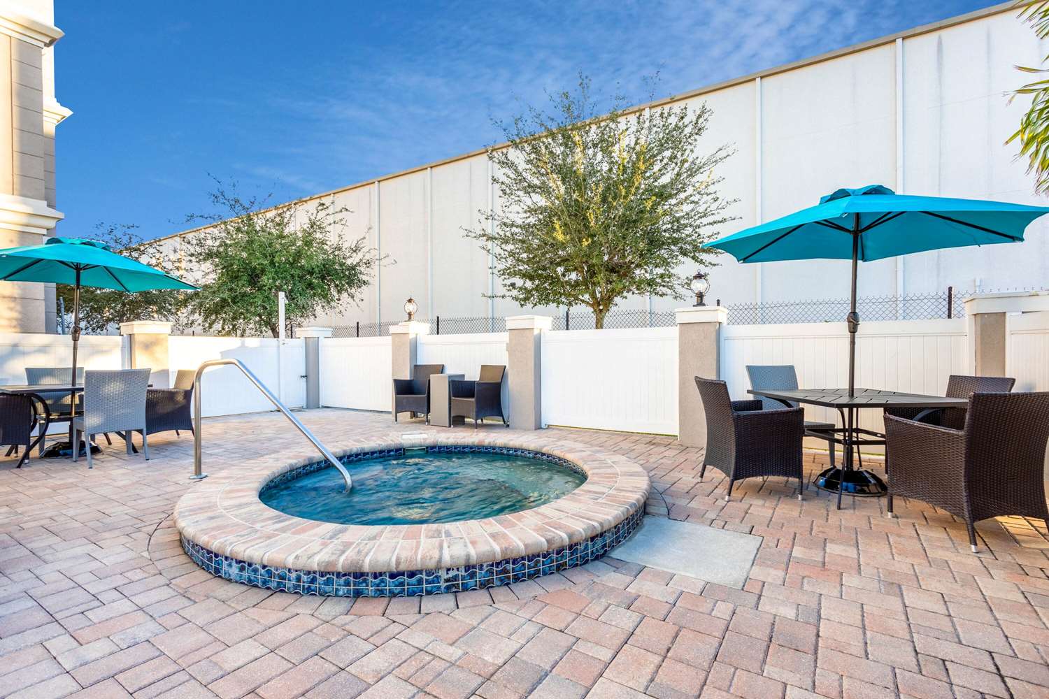 La Quinta Inn & Suites by Wyndham Tampa Central 10/22