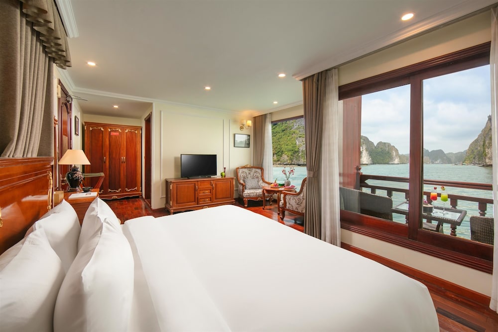 Emperor Cruise Ha Long 12/50
