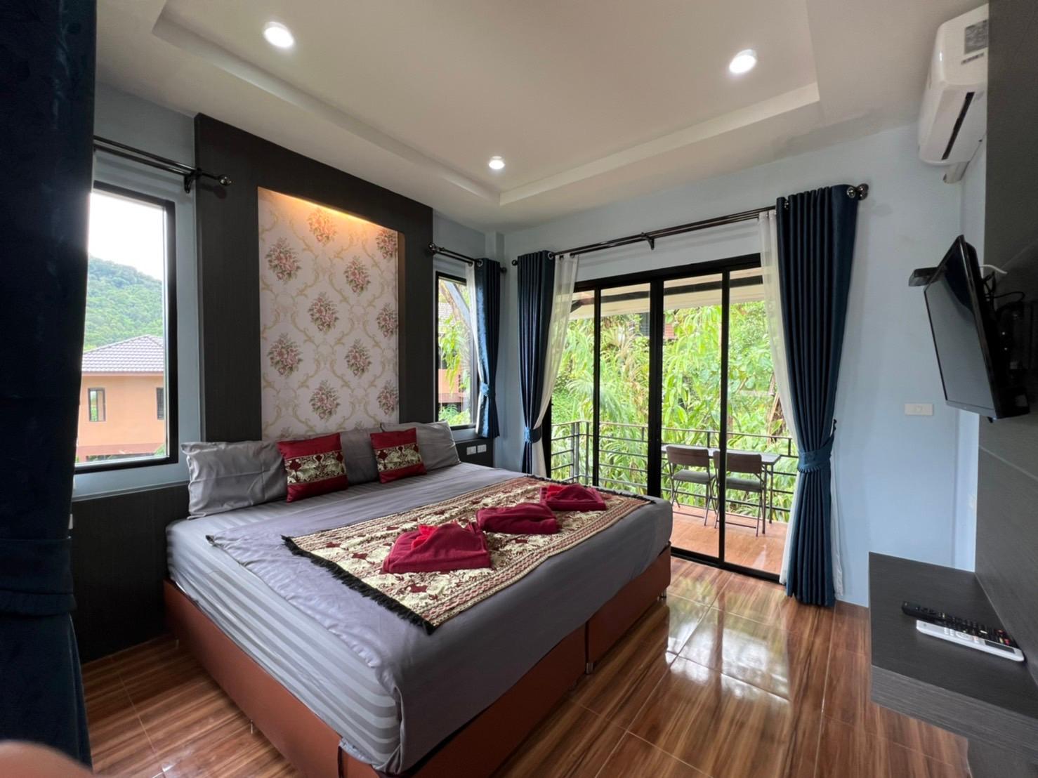 Room, Double Bed, Jungle View