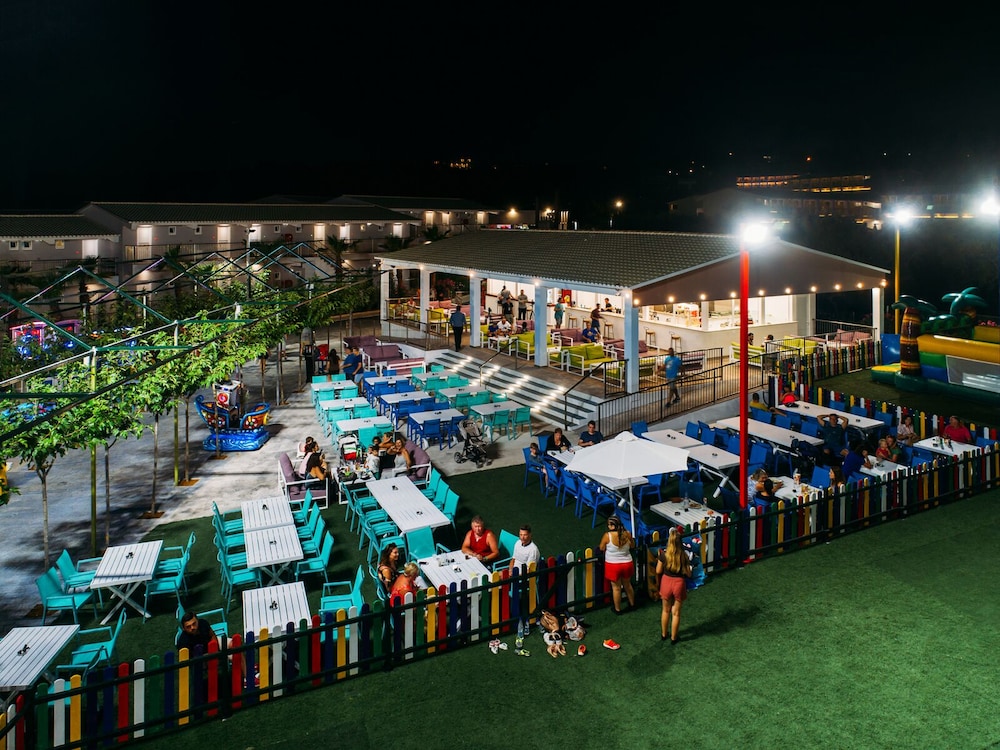 Caretta Paradise Resort & WaterPark 75/86