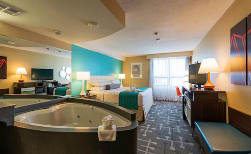 Howard Johnson Plaza by Wyndham by the Falls / Niagara Falls 39/50