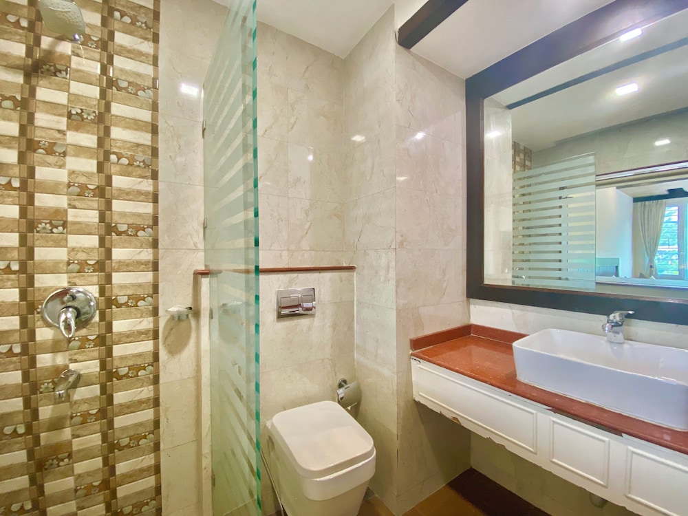 Executive, King Bed, Green Hotel 3/3