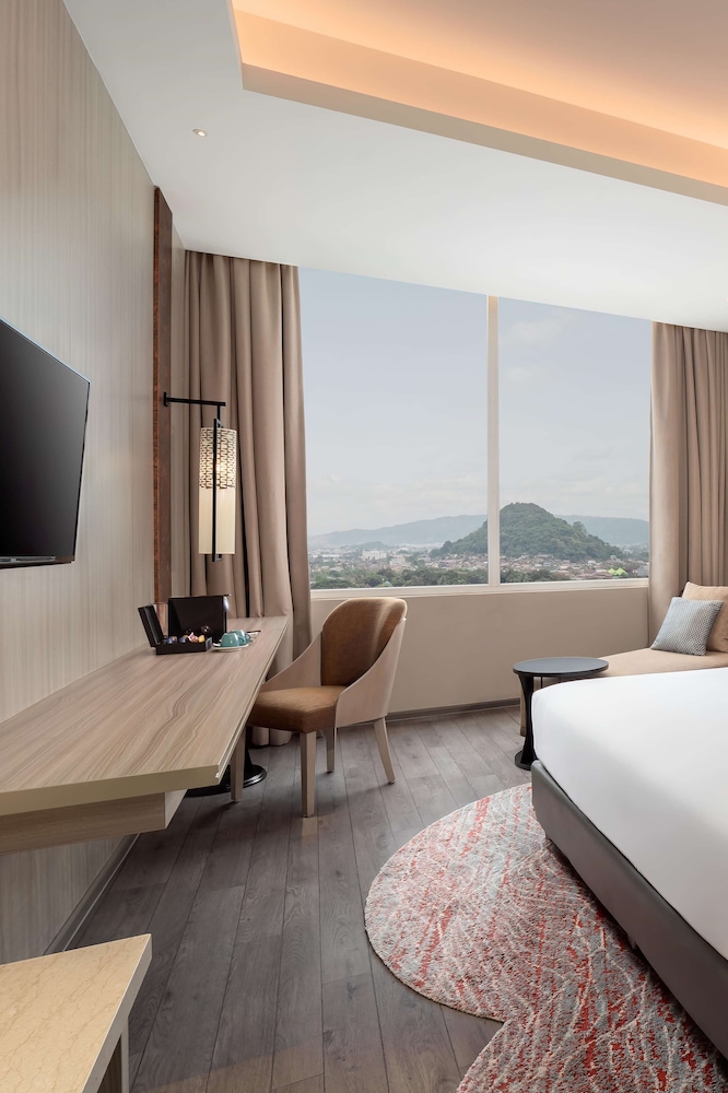 غرفة ديلوكس بسريرين منفصلين، Radisson Lampung Kedaton 4/7