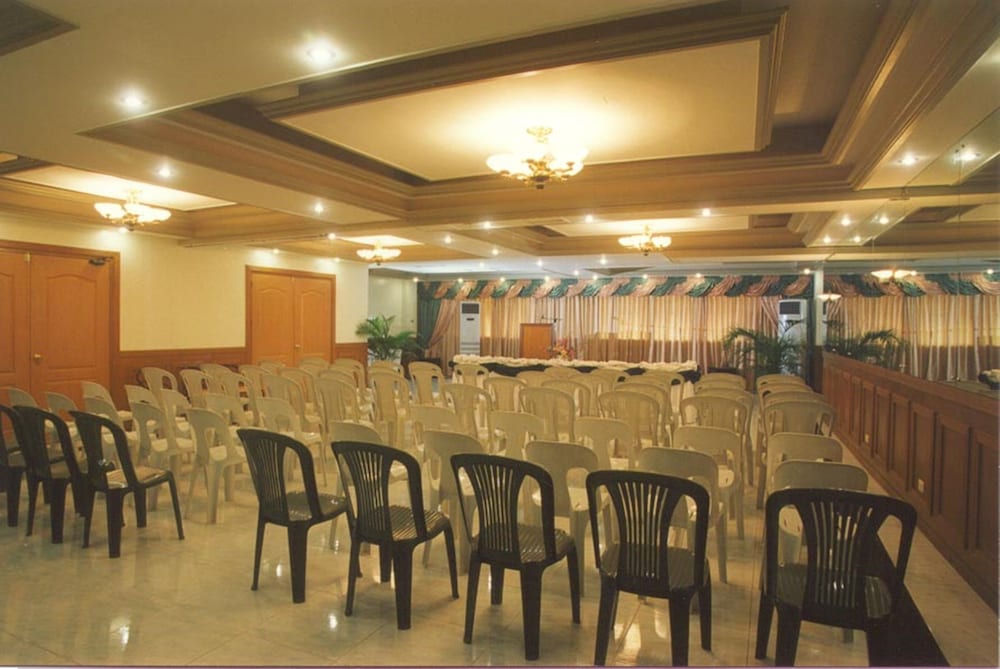Wregent Plaza Hotel 49/55