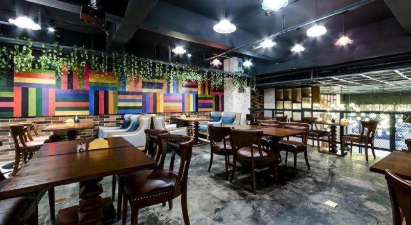 James Joyce Coffetel (Chengdu Century City Convention & Exhibition Center) 61/72