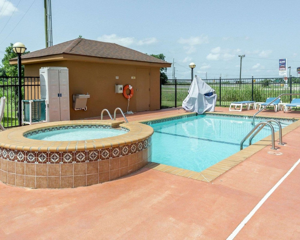 Quality Inn Donaldsonville Gonzales 2/32