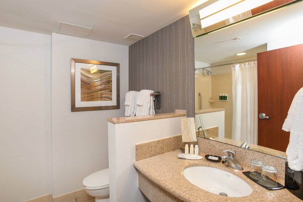 Courtyard By Marriott Cincinnati North At Union Centre 10/50