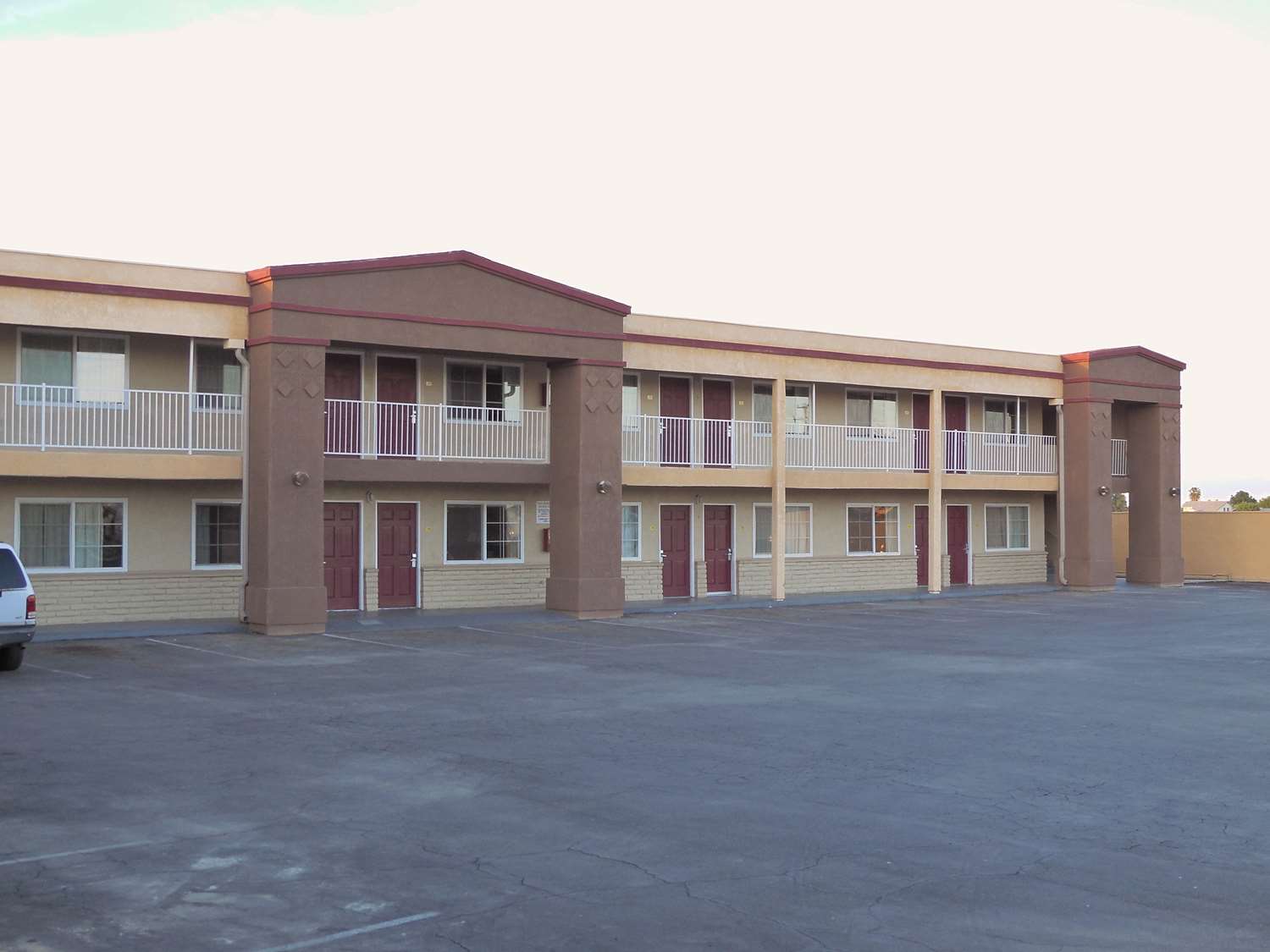 Americas Best Value Inn Hanford 1/6