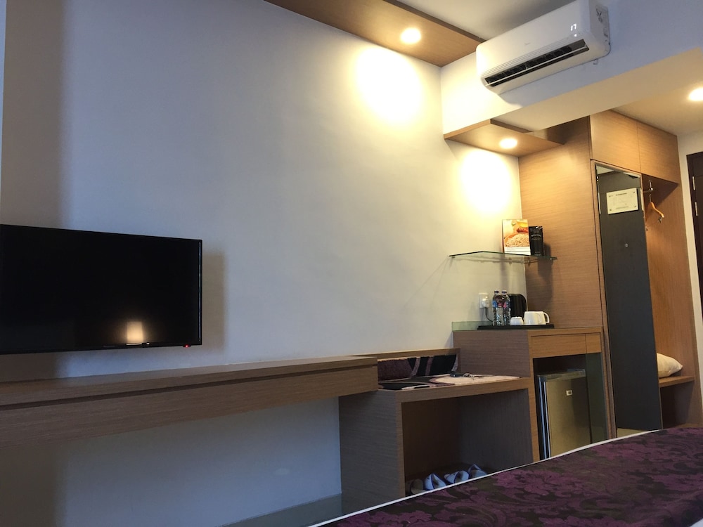 Asialink Easy by Prasanthi Hotel 58/66