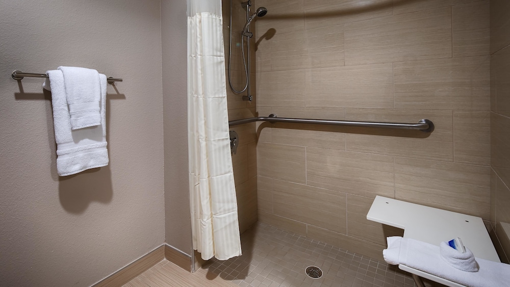 Best Western Plus Elmendorf Hotel 9/31