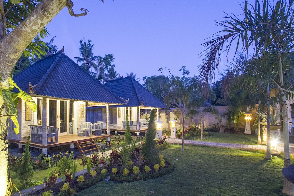 The Palm Grove 4/48