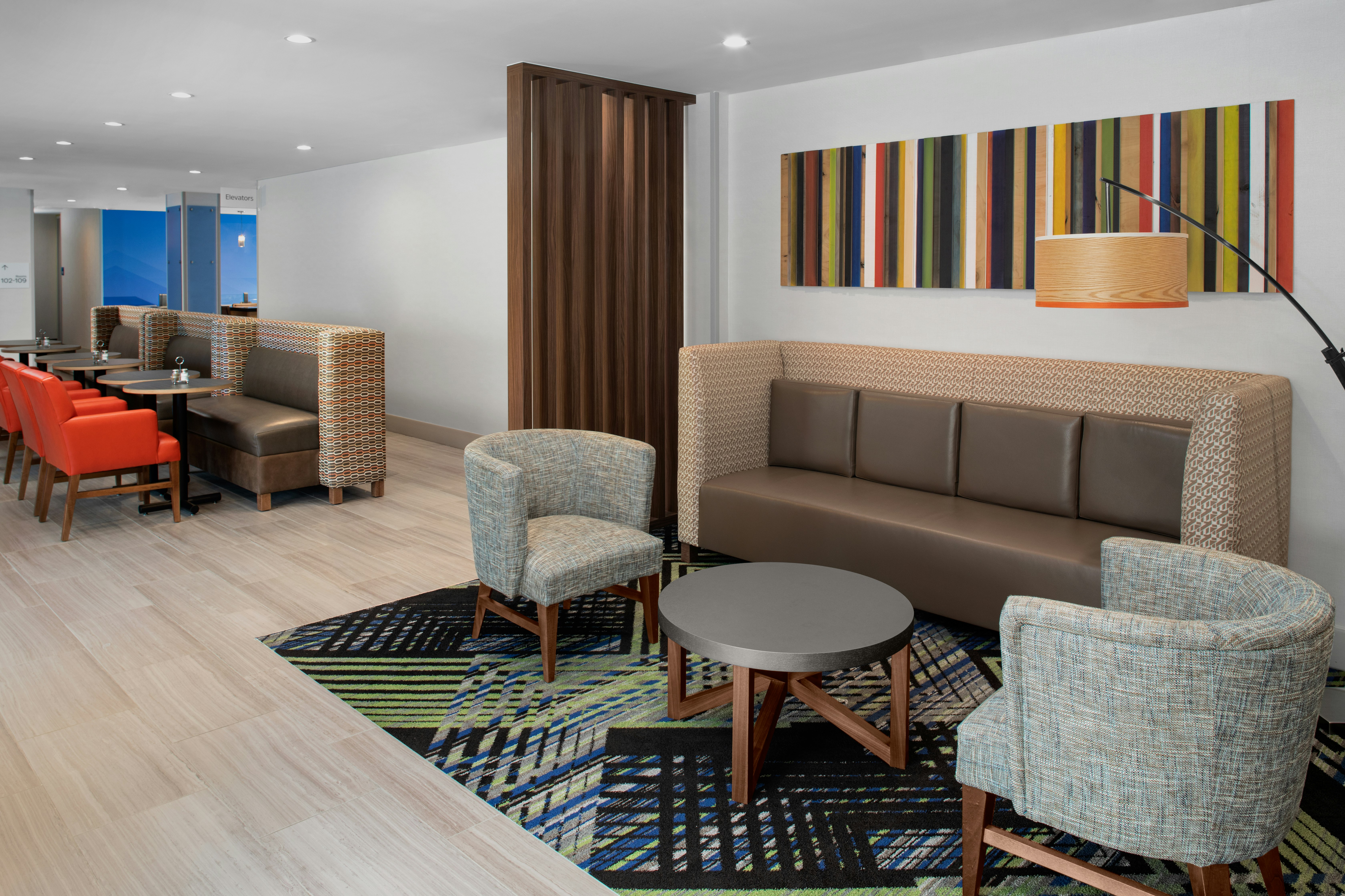 Holiday Inn Express & Suites Woodside LaGuardia Airport 24/30