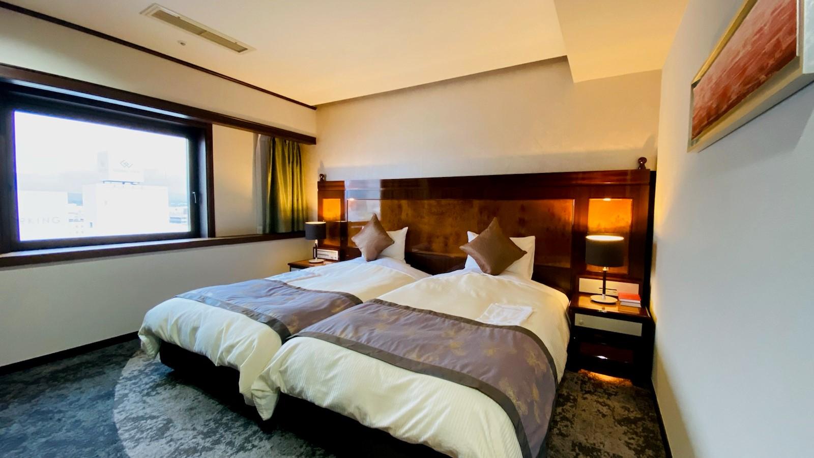 Executive, Suite, Night View