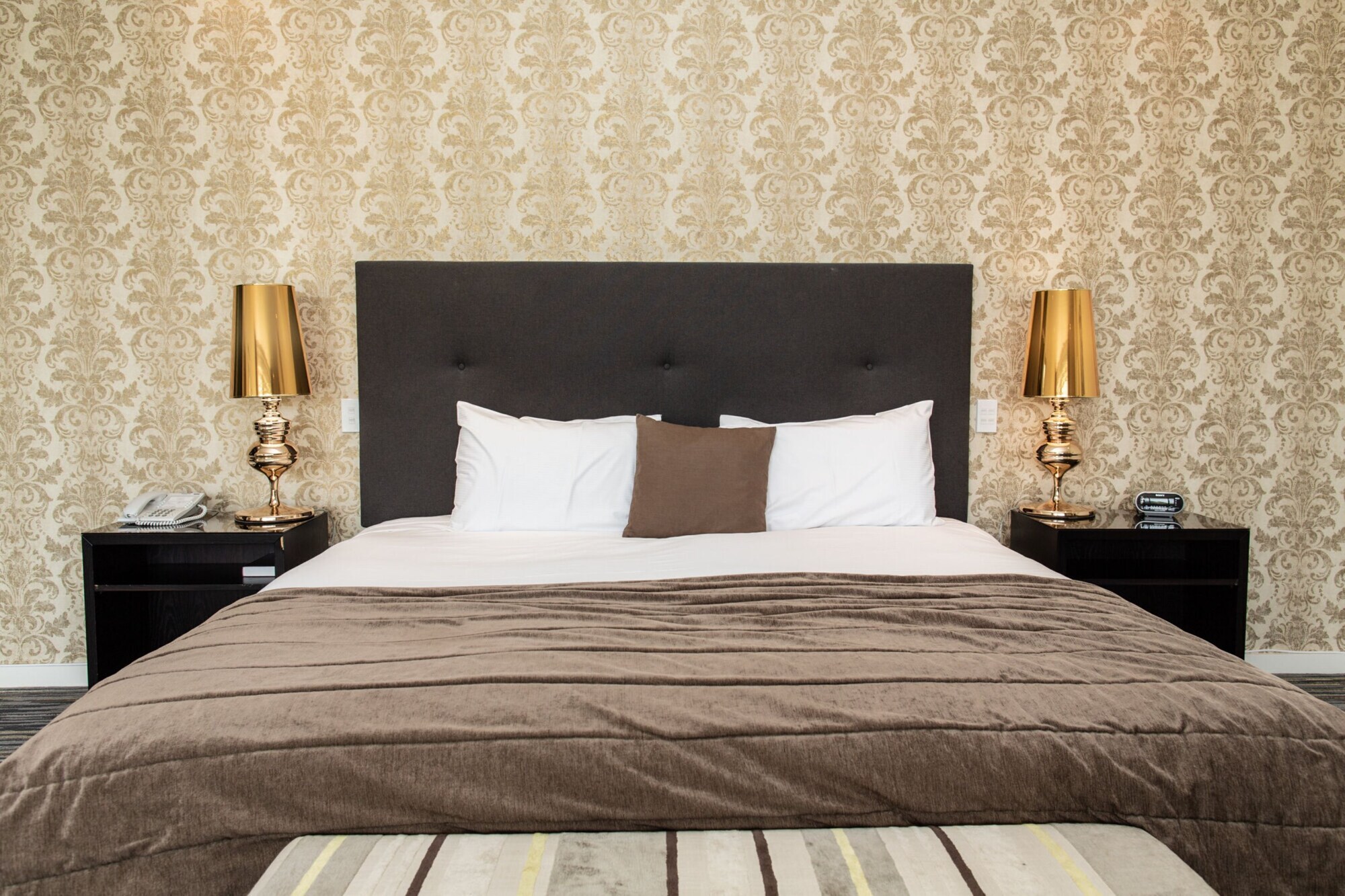 Spa, Suite, King Bed, Accessible