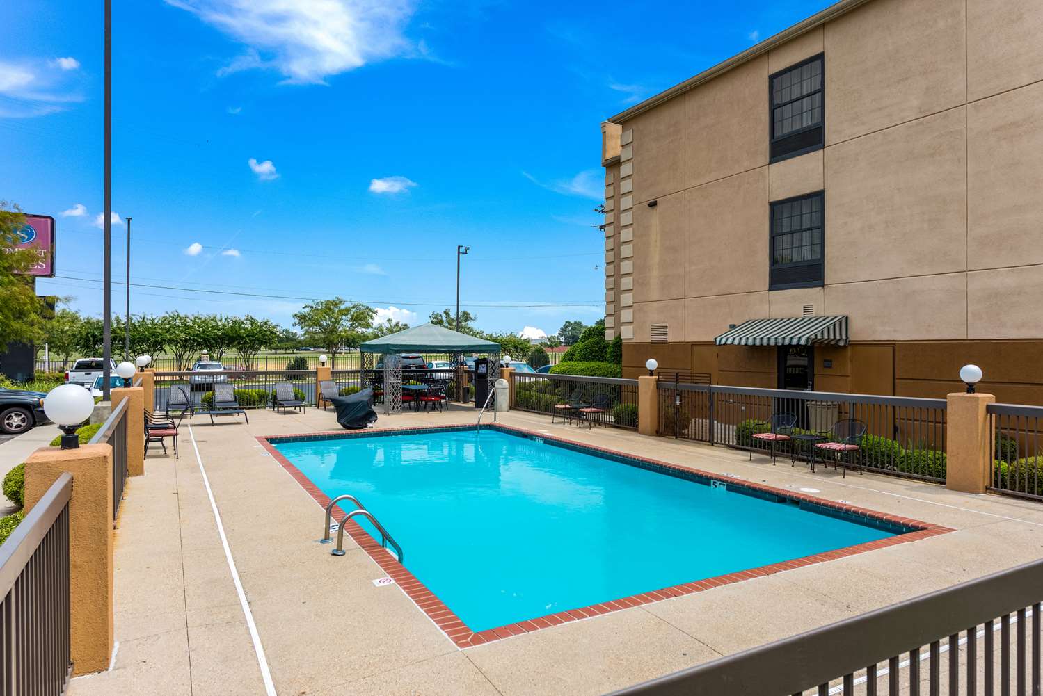 Comfort Suites Monroe 24/35